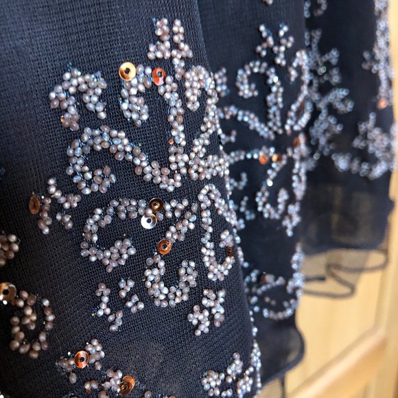 Embroidered halter neck cocktail dress - Picture 4 of 9